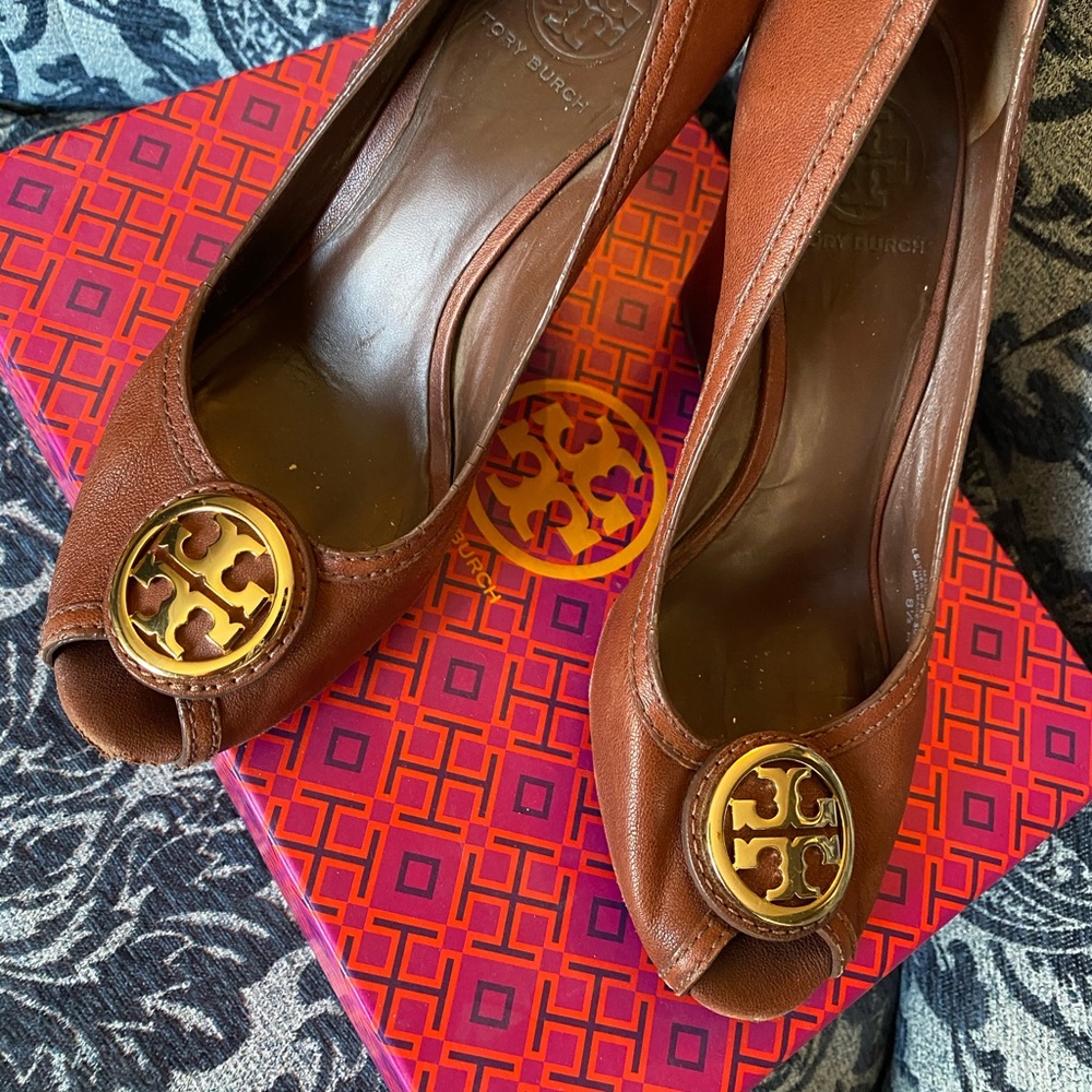Tory Burch Soft Camel Leather Wedges